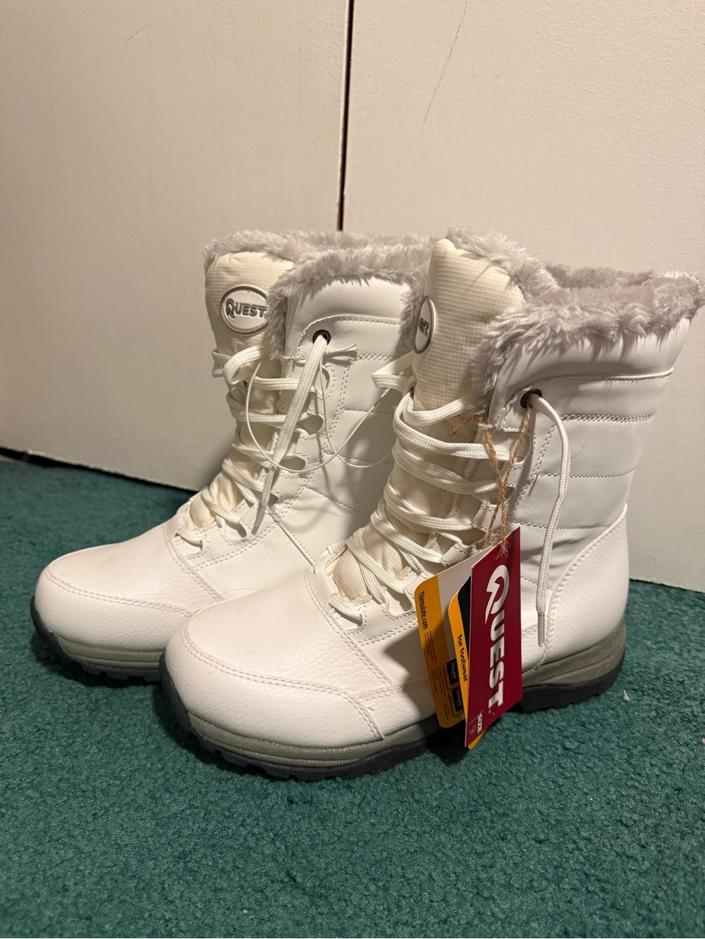 Quest Women's White Faux-Fur Lined Insulated Winter Boots